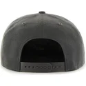 shapka-ploska-cherna-snapbek-na-new-york-yankees-mlb-ot-47-brand