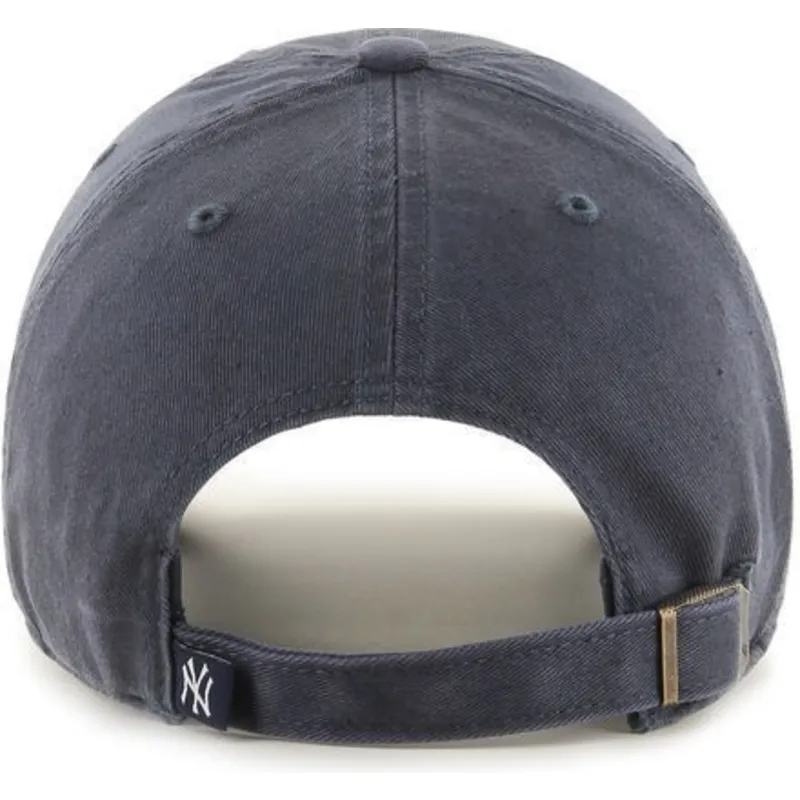 shapka-izvita-siv-reguliruem-denim-na-new-york-yankees-mlb-ot-47-brand