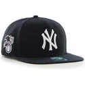 shapka-ploska-cherna-snapbek-na-new-york-yankees-mlb-ot-47-brand