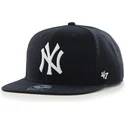 shapka-ploska-cherna-snapbek-na-new-york-yankees-mlb-ot-47-brand