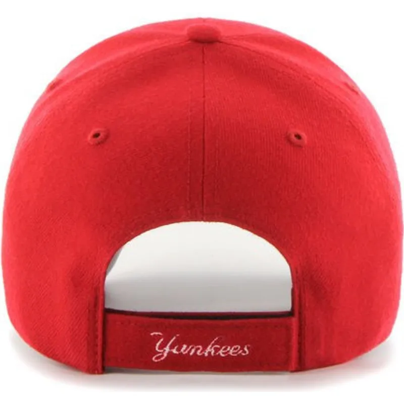 shapka-izvita-chervena-reguliruem-na-new-york-yankees-mlb-ot-47-brand