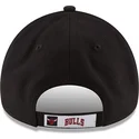 sort-justerbar-curved-kasket-9forty-the-league-fra-chicago-bulls-nba-fra-new-era