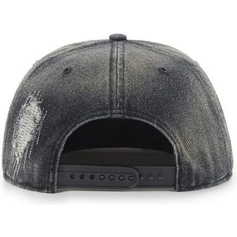 shapka-ploska-cherna-snapbek-vaquero-na-new-york-yankees-mlb-ot-47-brand