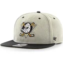 shapka-ploska-siv-snapbek-na-anaheim-ducks-nhl-ot-47-brand