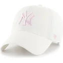 shapka-izvita-byala-reguliruem-rosa-na-new-york-yankees-mlb-ot-47-brand