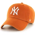 gebogene-orangefarbene-kappe-von-new-york-yankees-mlb-clean-up-von-47-brand