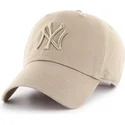 shapka-izvita-bezhov-reguliruem-na-new-york-yankees-mlb-ot-47-brand