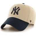 beige-gebogener-hut-mit-schwarzem-schirm-der-new-york-yankees-mlb-clean-up-von-47-brand