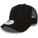 sort-truckerkasket-med-sort-logo-clean-a-frame-fra-new-york-yankees-mlb-fra-new-era