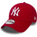 rote-verstellbare-curved-cap-9forty-essential-der-new-york-yankees-mlb-von-new-era
