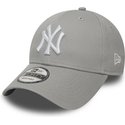 new-era-curved-brim-9forty-essential-new-york-yankees-mlb-adjustable-cap-grau