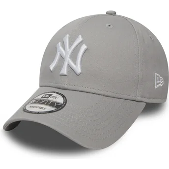 Шапка извита сив регулируема 9FORTY Essential на New York Yankees MLB от New Era