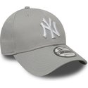 new-era-curved-brim-9forty-essential-new-york-yankees-mlb-adjustable-cap-grau