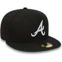 schwarze-eng-anliegende-59fifty-essential-flat-cap-der-atlanta-braves-mlb-von-new-era