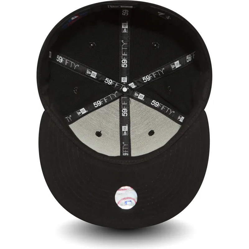 schwarze-enganliegende-flat-cap-59fifty-black-on-black-der-new-york-yankees-mlb-von-new-era
