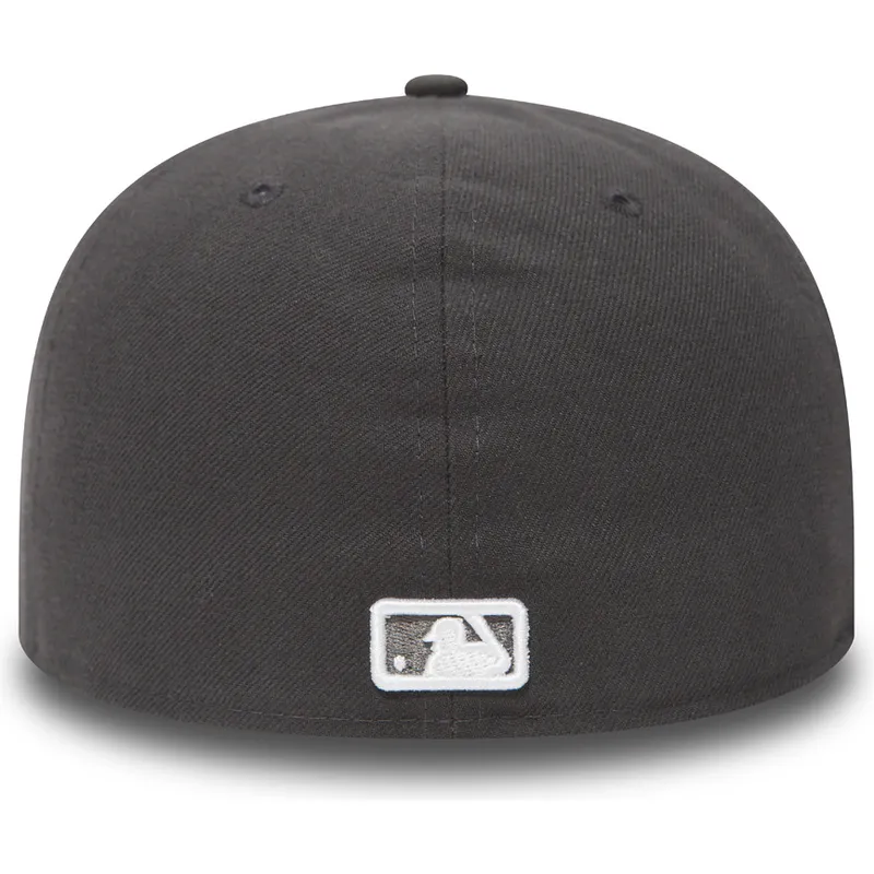 shapka-ploska-kamk-prilepnala-59fifty-essential-na-new-york-yankees-mlb-ot-new-era