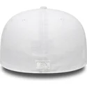 shapka-ploska-byala-prilepnala-59fifty-white-on-white-na-new-york-yankees-mlb-ot-new-era