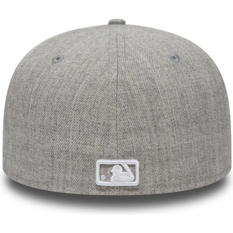 shapka-ploska-siv-prilepnala-59fifty-essential-na-new-york-yankees-mlb-ot-new-era shapka-ploska-siv-prilepnala-59fifty-essential-na-new-york-yankees-mlb-ot-new-era