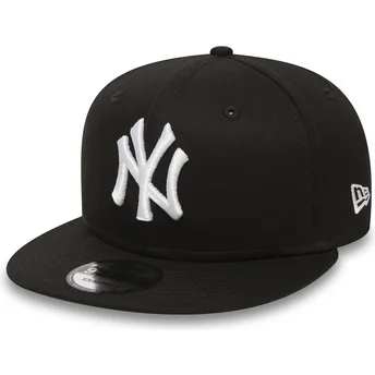 shapka-ploska-cherna-snapbek-ajustable-9fifty-white-on-black-na-new-york-yankees-mlb-ot-new-era
