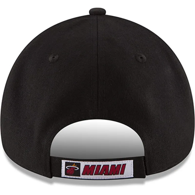 shapka-izvita-cherna-reguliruem-9forty-the-league-na-miami-heat-nba-ot-new-era