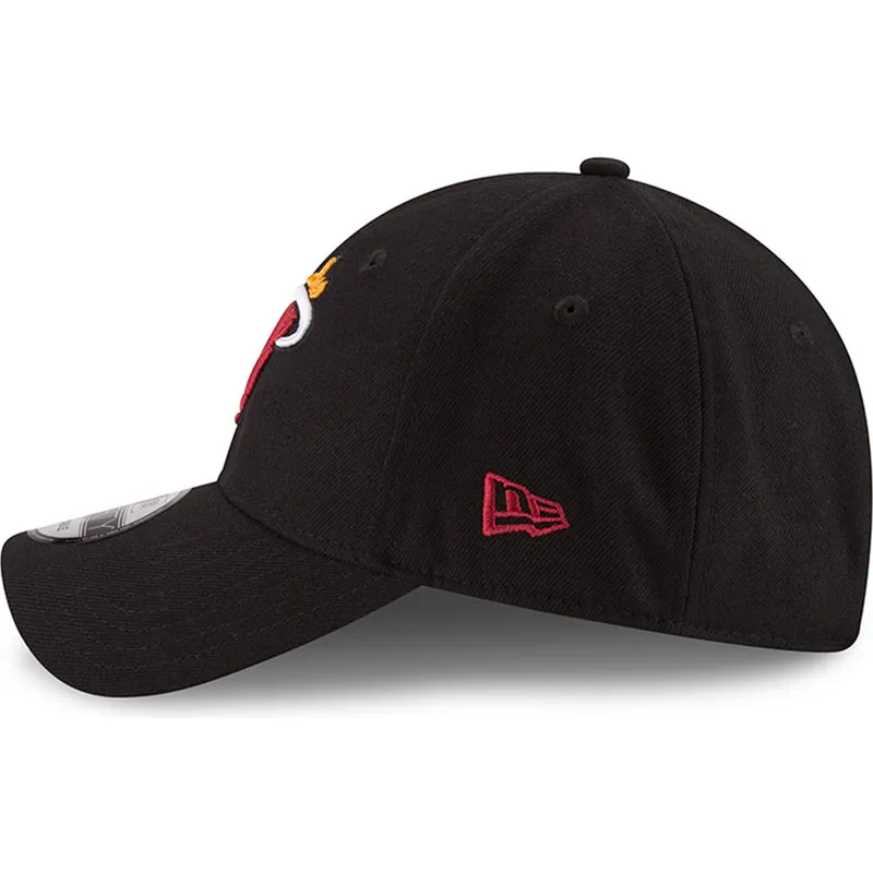 shapka-izvita-cherna-reguliruem-9forty-the-league-na-miami-heat-nba-ot-new-era