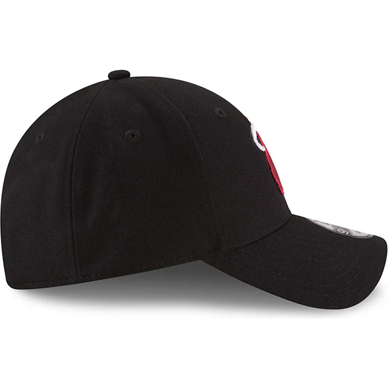 shapka-izvita-cherna-reguliruem-9forty-the-league-na-miami-heat-nba-ot-new-era