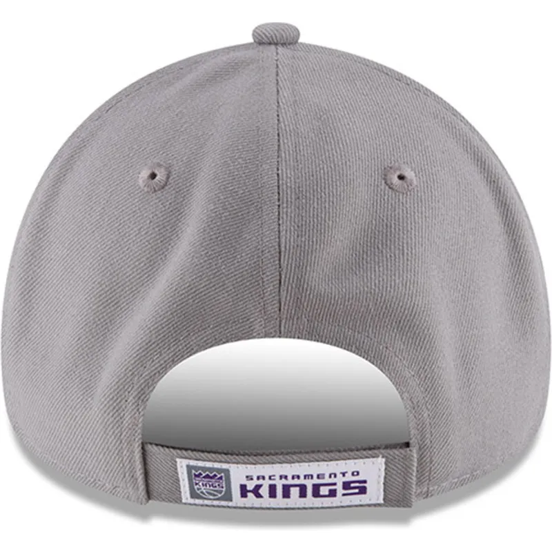 shapka-izvita-siv-reguliruem-9forty-the-league-na-sacramento-kings-nba-ot-new-era