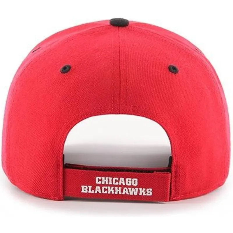shapka-izvita-chervena-reguliruem-na-chicago-blackhawks-nhl-ot-47-brand