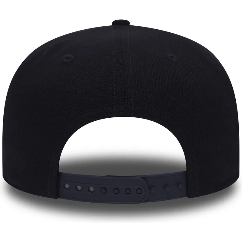 shapka-ploska-cherna-snapbek-9fifty-na-atlanta-braves-mlb-ot-new-era