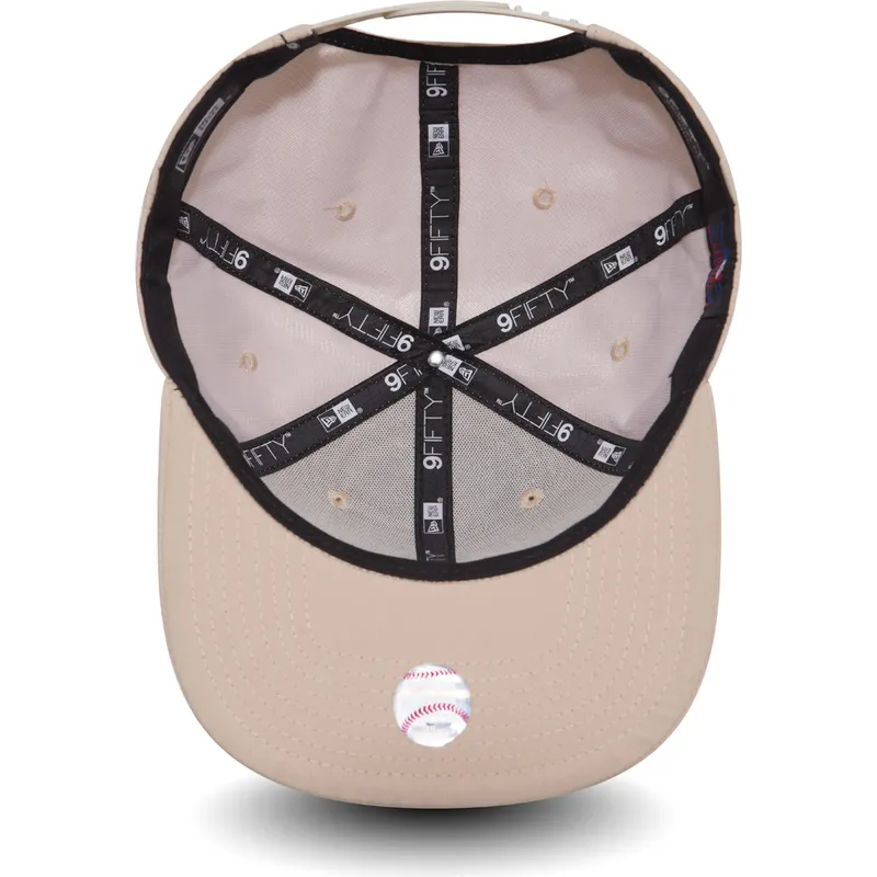 shapka-ploska-roza-snapbek-rosa-9fifty-nano-ripstop-na-new-york-yankees-mlb-ot-new-era