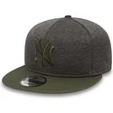 shapka-ploska-siv-snapbek-9fifty-heather-jersey-na-new-york-yankees-mlb-ot-new-era