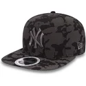 shapka-ploska-cherna-snapbek-9fifty-night-time-reflective-na-new-york-yankees-mlb-ot-new-era