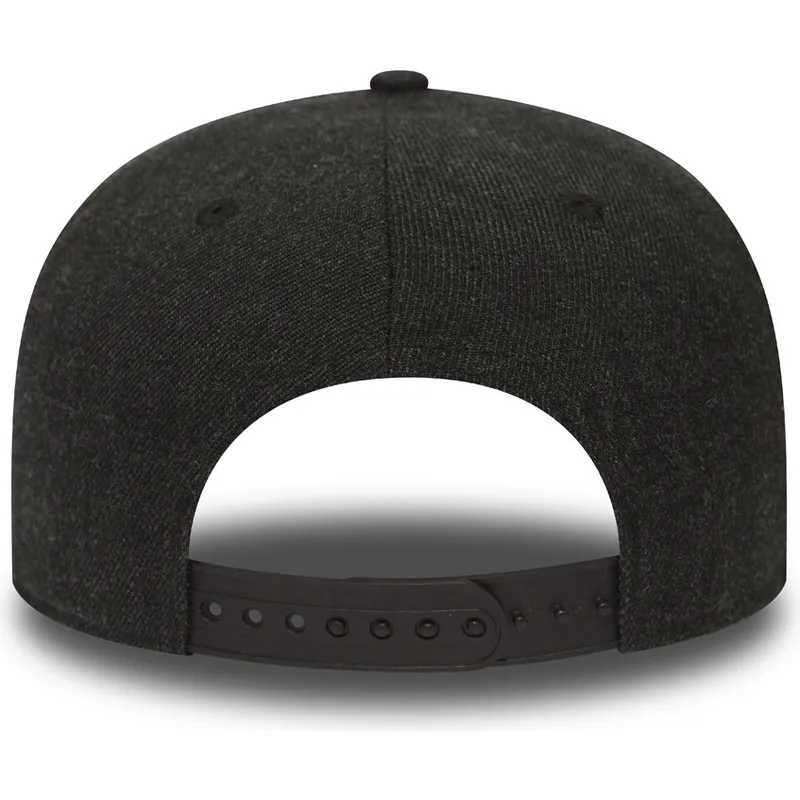 shapka-ploska-cherna-snapbek-9fifty-seasonal-heather-na-new-york-yankees-mlb-ot-new-era