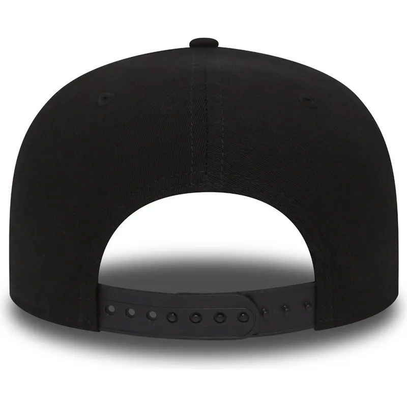 shapka-ploska-cherna-snapbek-9fifty-chain-stitch-na-chicago-bulls-nba-ot-new-era