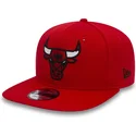 shapka-ploska-chervena-snapbek-9fifty-mesh-na-chicago-bulls-nba-ot-new-era