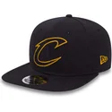shapka-ploska-tmnosin-snapbek-9fifty-chain-stitch-na-cleveland-cavaliers-nba-ot-new-era