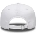 shapka-ploska-byala-snapbek-9fifty-low-profile-unstructured-na-miami-dolphins-nfl-ot-new-era
