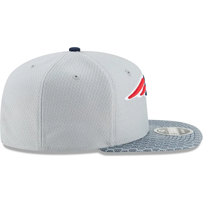 shapka-ploska-siv-snapbek-9fifty-sideline-na-new-england-patriots-nfl-ot-new-era shapka-ploska-siv-snapbek-9fifty-sideline-na-new-england-patriots-nfl-ot-new-era