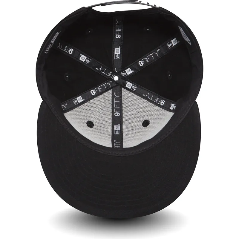 shapka-ploska-cherna-snapbek-za-deca-9fifty-reflect-na-superman-warner-bros-ot-new-era