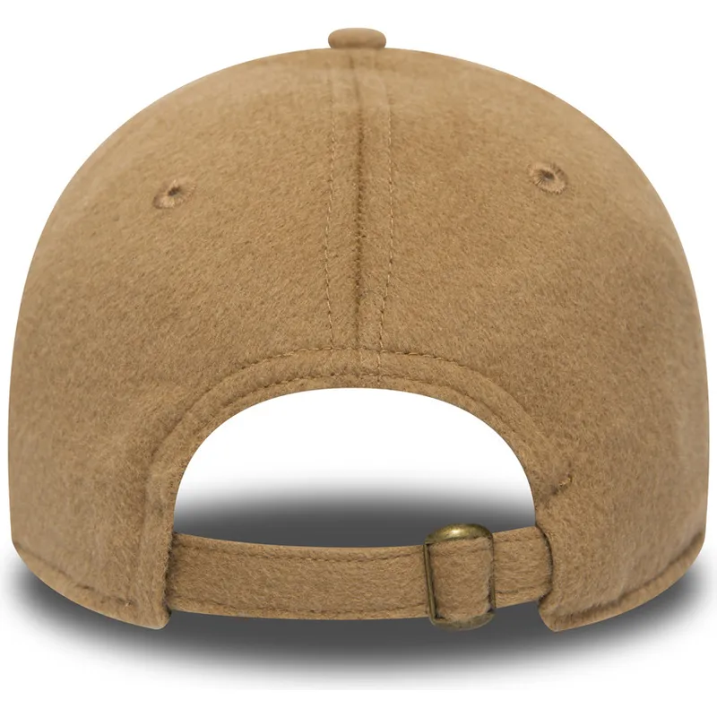 shapka-izvita-kafyav-reguliruem-9forty-camel-hair-ot-new-era
