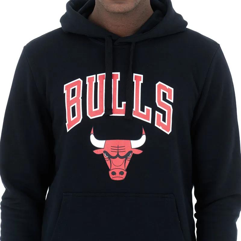 suitshrta-s-kachulka-cherna-pullover-hoody-na-chicago-bulls-nba-ot-new-era
