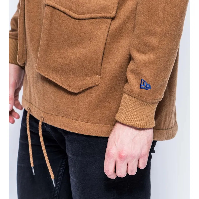 suitshrta-s-kachulka-kafyav-pullover-hoody-premium-classics-ot-new-era