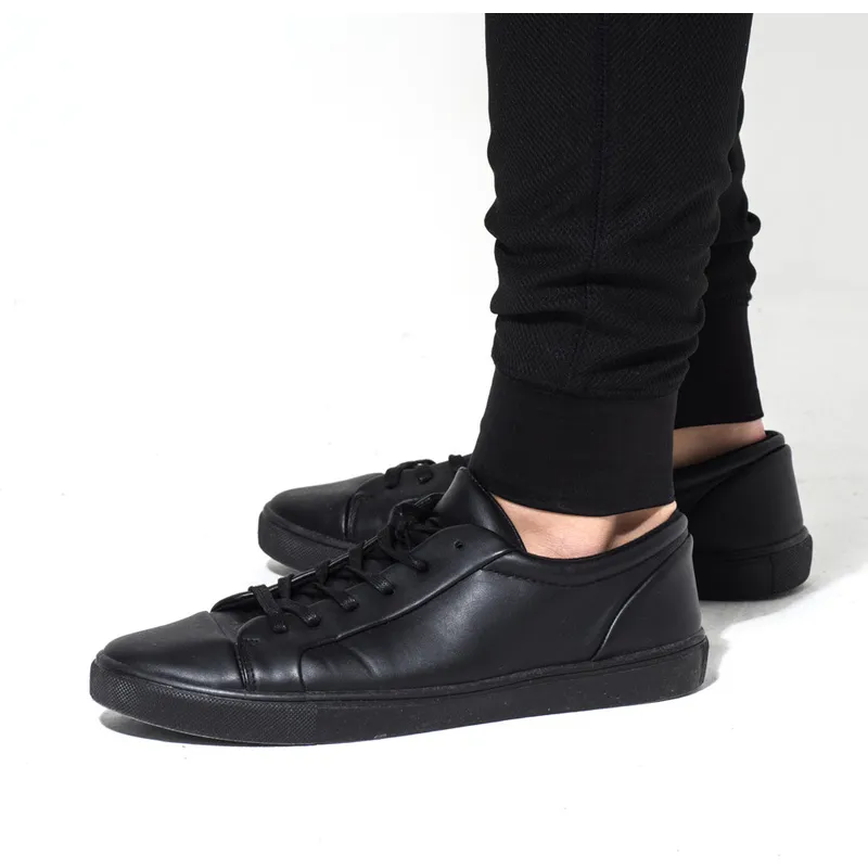 pantalona-dlg-pantalon-cherna-jogger-stealth-na-new-york-yankees-mlb-ot-new-era