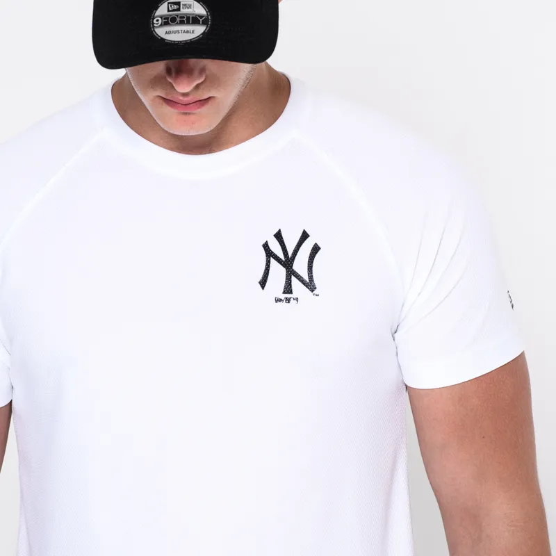 teniska-ks-rkav-byala-stealth-na-new-york-yankees-mlb-ot-new-era teniska-ks-rkav-byala-stealth-na-new-york-yankees-mlb-ot-new-era