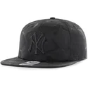 shapka-ploska-kamuflazh-snapbek-na-new-york-yankees-mlb-ot-47-brand