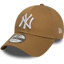 shapka-izvita-kafyav-reguliruem-9forty-essential-na-new-york-yankees-mlb-ot-new-era