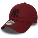 shapka-izvita-chervena-reguliruem-9forty-essential-na-new-york-yankees-mlb-ot-new-era