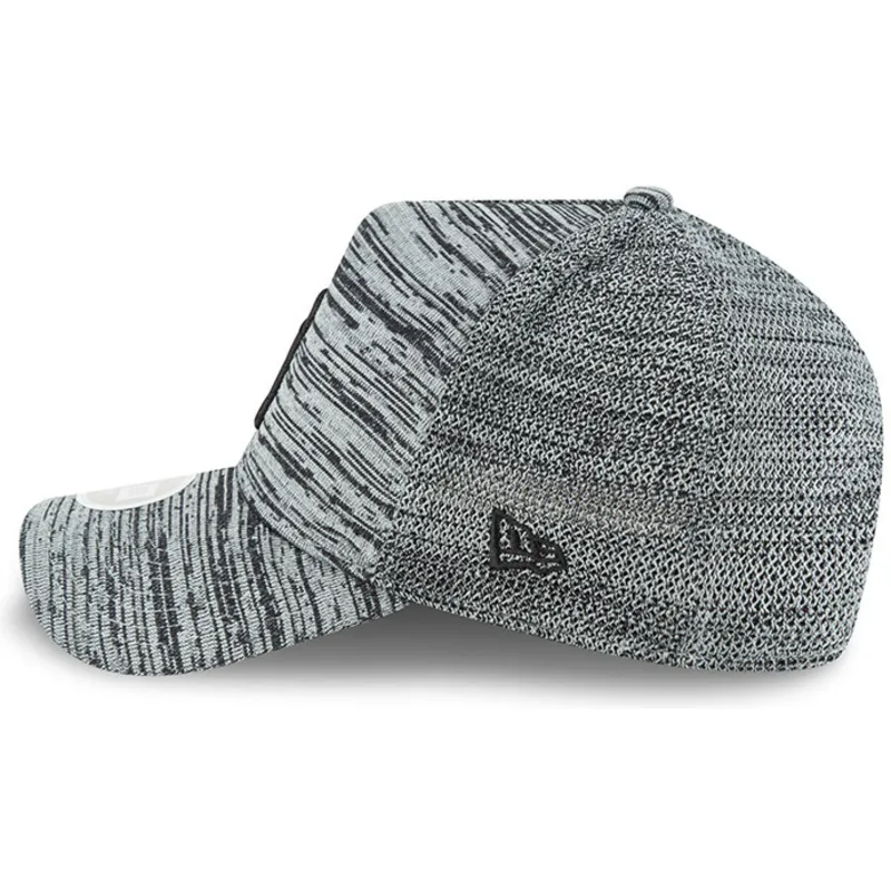 shapka-izvita-siv-snapbek-ajustable-9forty-engineered-fit-na-new-york-yankees-mlb-ot-new-era