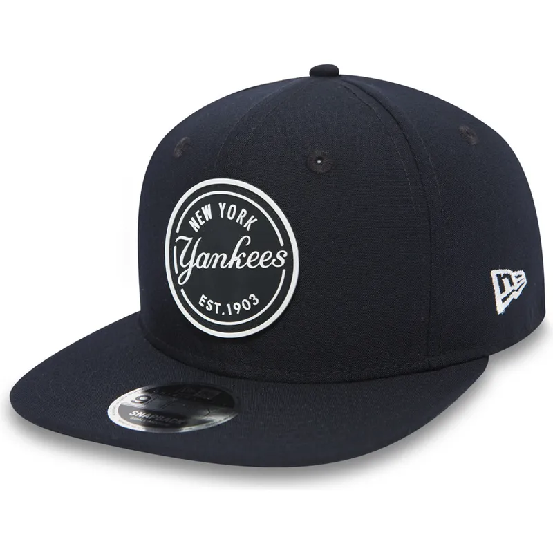 shapka-ploska-cherna-snapbek-9fifty-rubber-emblem-na-new-york-yankees-mlb-ot-new-era