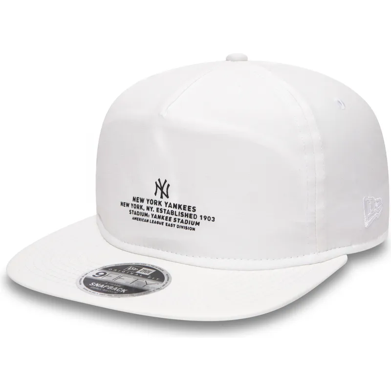 shapka-ploska-byala-snapbek-9fifty-monochrome-script-na-new-york-yankees-mlb-ot-new-era
